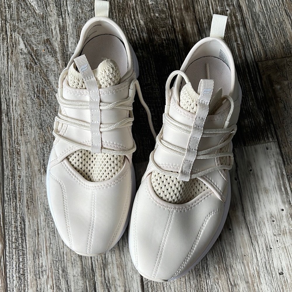 Fabletics Brookside Performance Sneaker, 9 - image 4